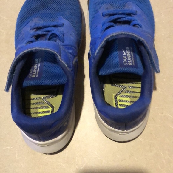 Boys size 11 running shoes - Picture 5 of 8